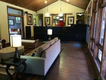 Baymont By Wyndham River Hotel