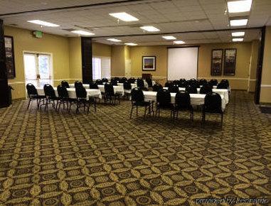 Hotel Baymont By Wyndham River 3*
